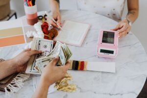 Tips on Saving Money on Apparel